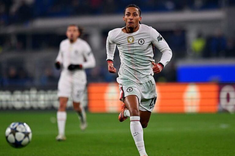 Estevão joga hoje em Cardiff x Chelsea? Saiba onde assistir ao vivo, horário e escalações (16/12)