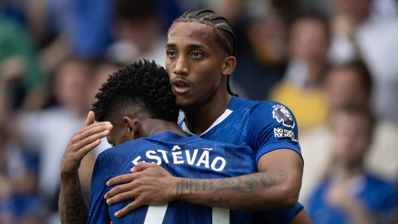 Estevão e João Pedro jogam hoje em Chelsea x Aston Villa?