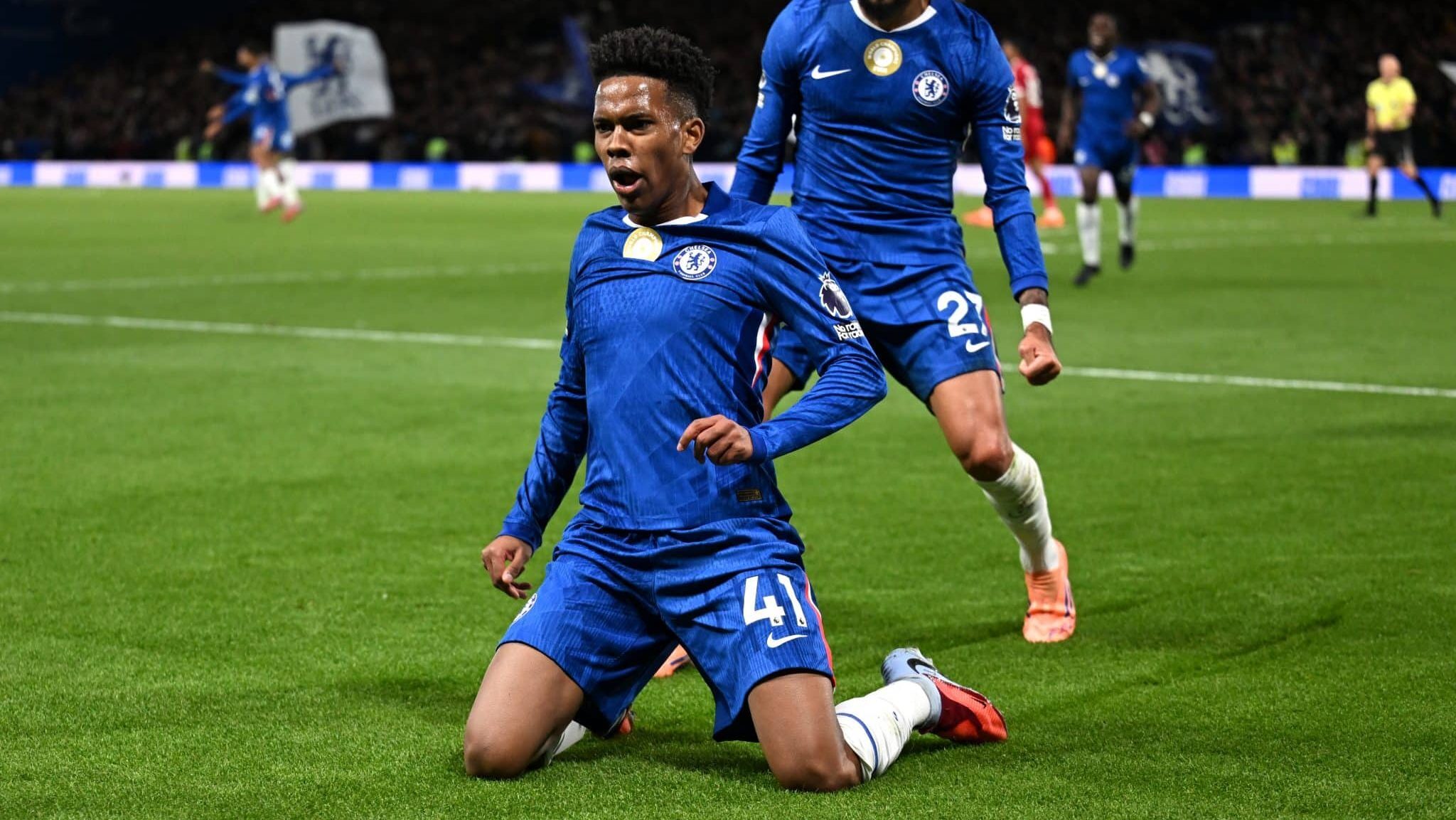 Estevão joga hoje? Confira a escalação de Manchester City x Chelsea