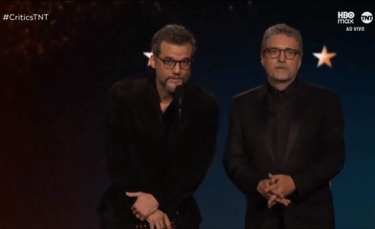 Wagner Moura alfinetou premiação após descaso com filme brasileiro.