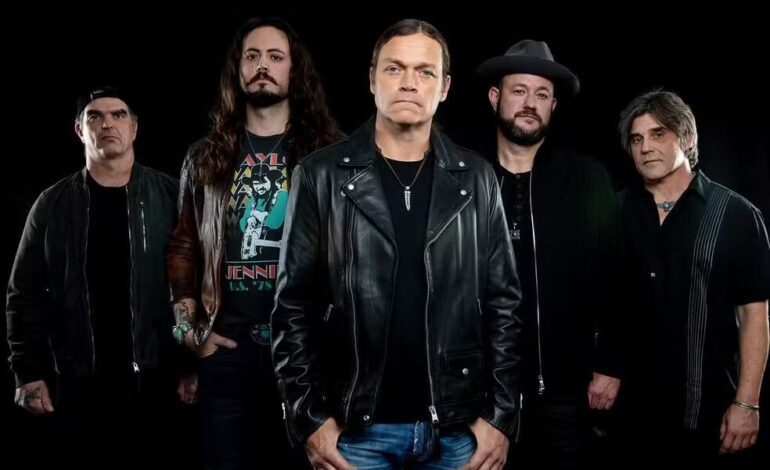 Luto no rock: Brad Arnold, vocalista do 3 Doors Down e voz de ‘Kryptonite’ e ‘Here Without You’, morre aos 47 anos