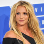 Britney Spears reafirma aposentadoria e critica indústria musical