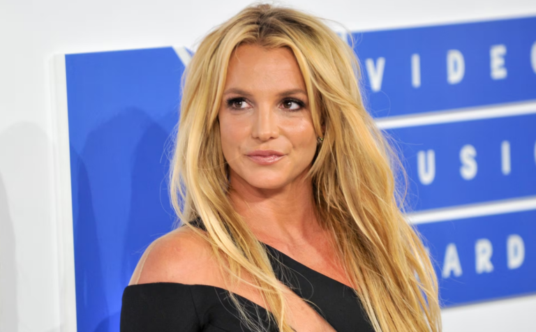 Britney Spears reafirma aposentadoria e critica indústria musical